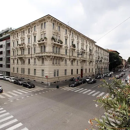 Zona Porta Venezia Indipendenza. Apartment